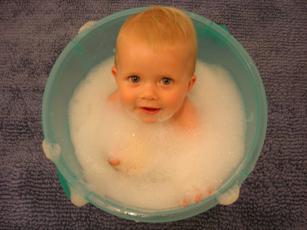 Happy Infant Cute Baby Human Bucket Bath Happy Infant Cute Baby Human Bucket Bath